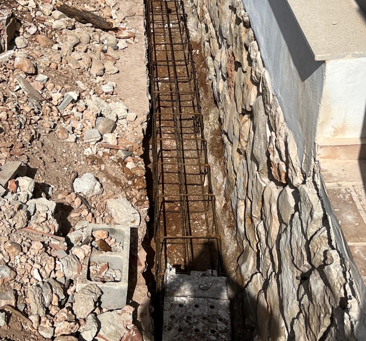 Reforma integral de salón en Jávea. Diseño moderno de JÁVEA MODERNA SL