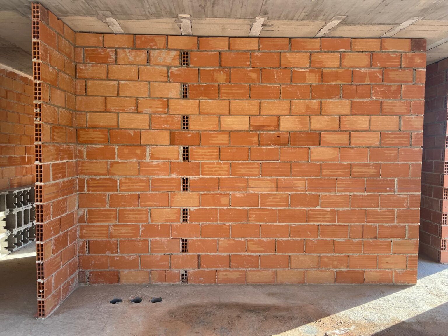 Cocina obsoleta antes de iniciar el proyecto de reforma integral en Jávea